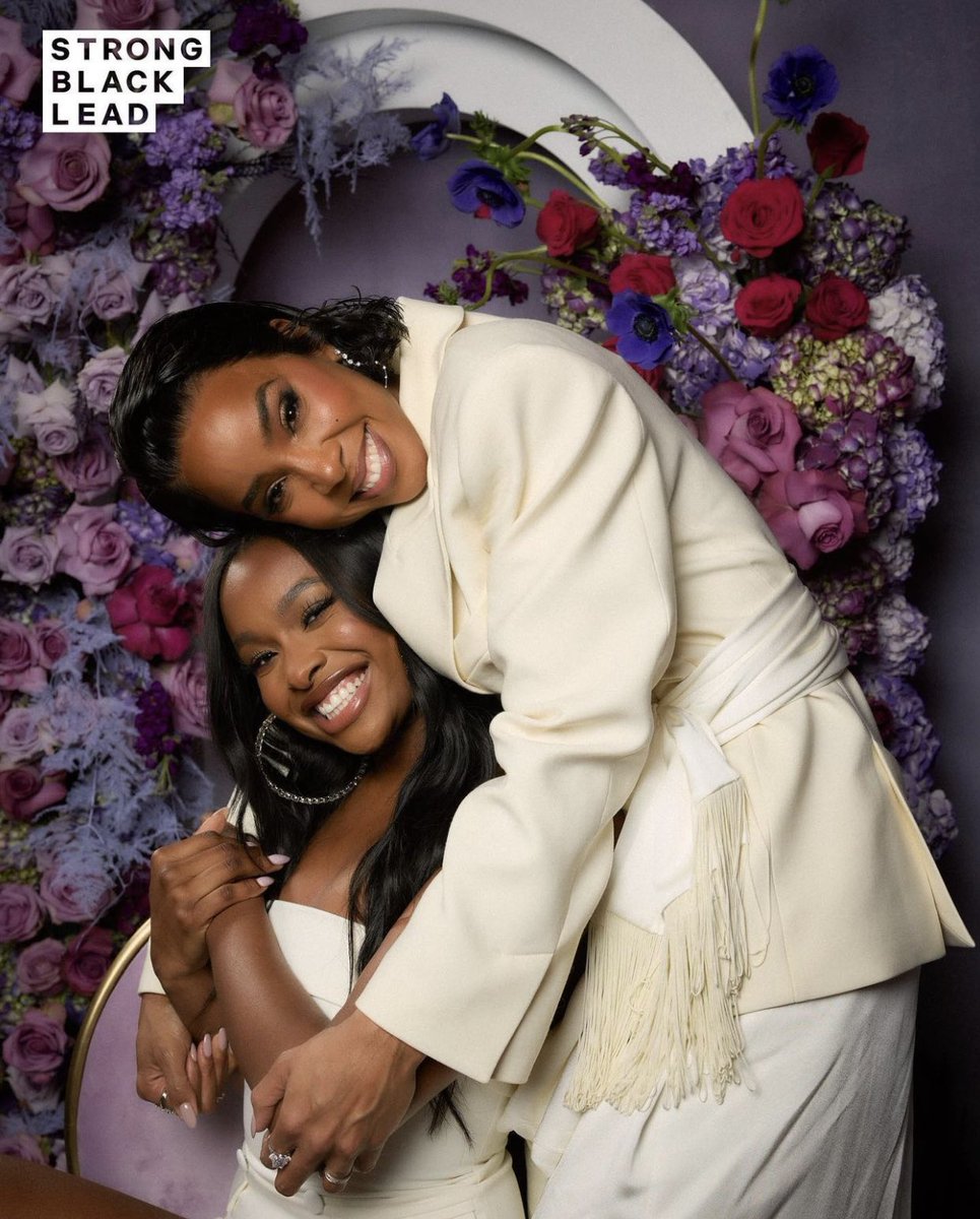 bouncenetworks's tweet image. Big love at @KELLYROWLAND 's Mea Culpa dinner bash! 💕 #SherylLeeRalph, #CocoJones, #VictoriaMonét, and #JanelleMonáe repping the ultimate support crew! 🔥 

📸: @RAVIEB