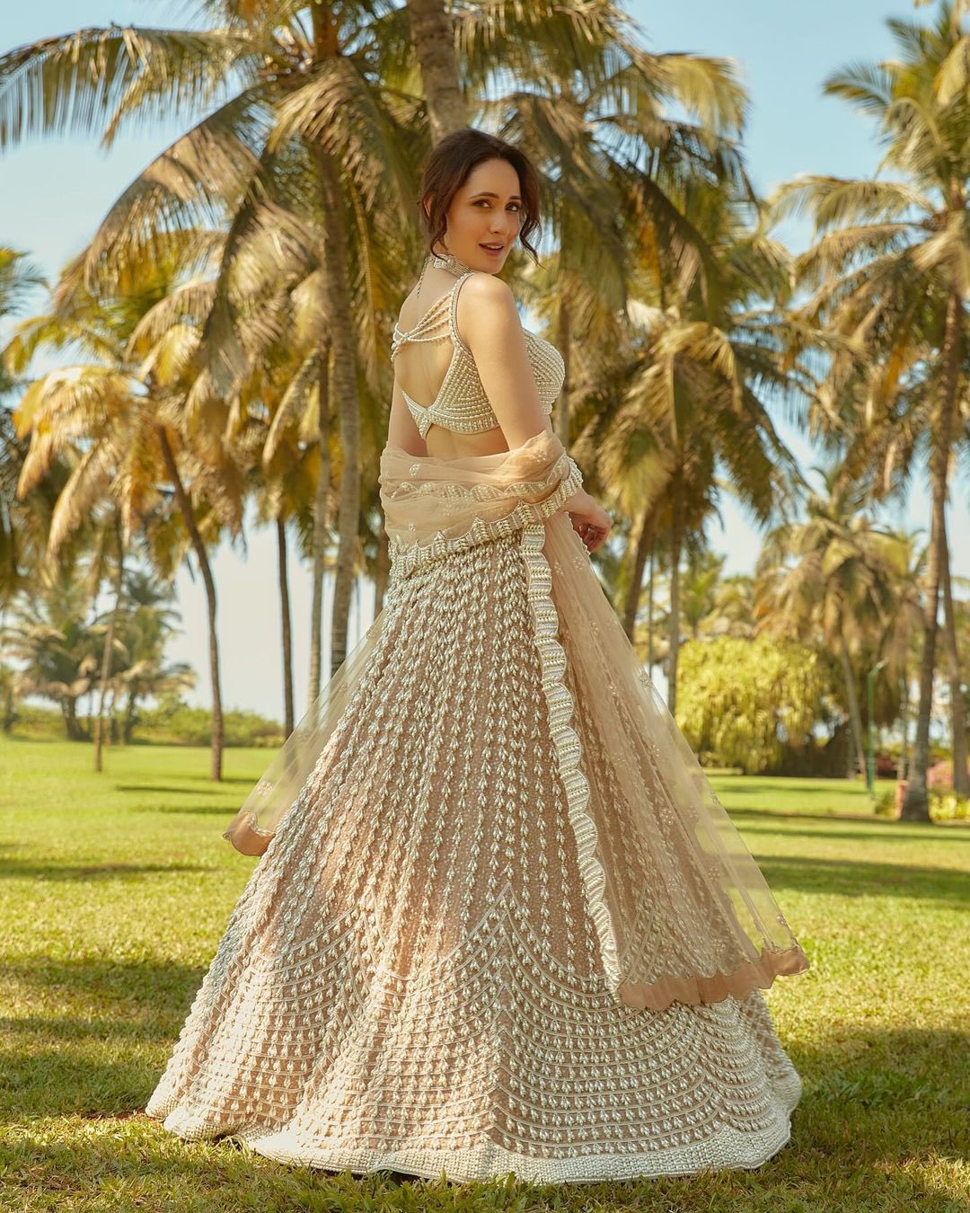 GHFns_gbcAAukkp?format=jpg&name=large