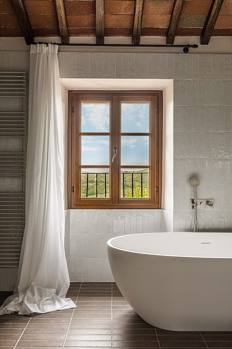 Pieve Aldina: Where Tuscan Farmhouse Meets Modern Luxury

homeadore.com/2023/07/31/pie…