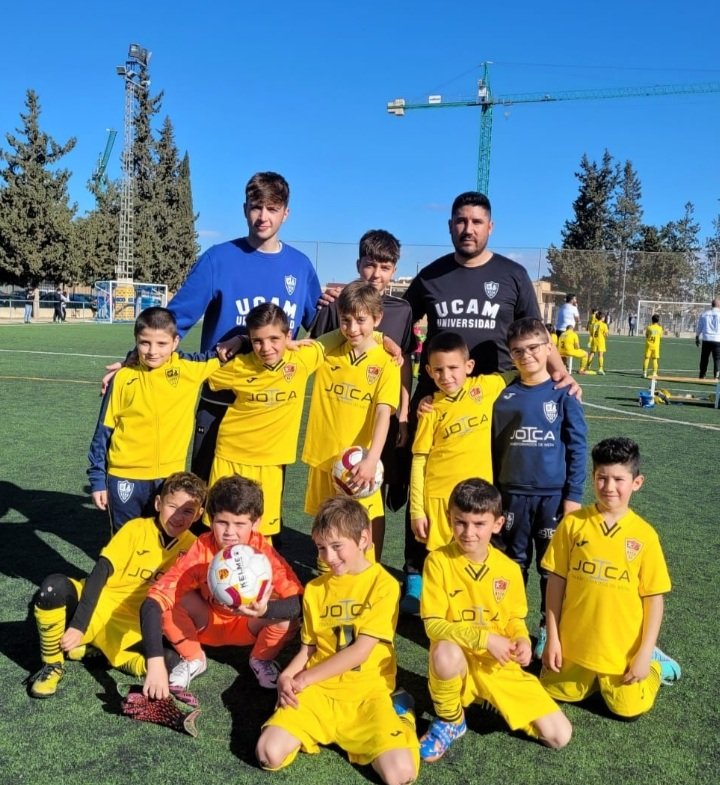 ¡¡VAYA TEMPORADA LLEVAN!!

Qué orgullo ver crecer a los más pequeños en lo personal y en lo futbolístico.

De la mano de Marco Sánchez y de los padres que son una piña, nuestros prebenjamines siguen deleitándonos en sus partidos.

¡¡ENHORABUENA!!

⚽️💛⚽️💛
