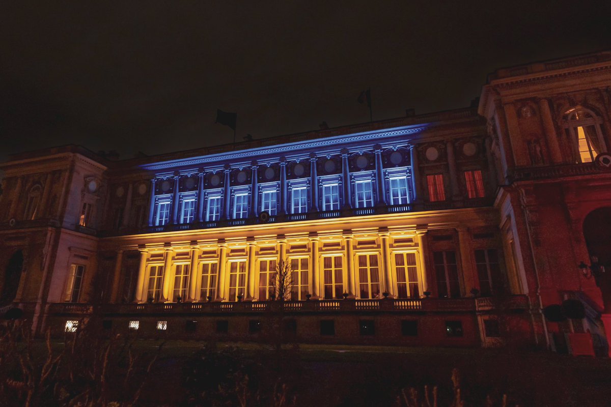 Deux ans que la Russie inflige à l’Ukraine une guerre illégale. Deux ans que le peuple 🇺🇦 se bat pour sa liberté, sa démocratie et sa sécurité. Qu’il se bat aussi pour nos valeurs, pour notre 🇪🇺, pour nous. Ils ne lâchent rien. Ne lâchons rien non plus ! Soyons à la hauteur !