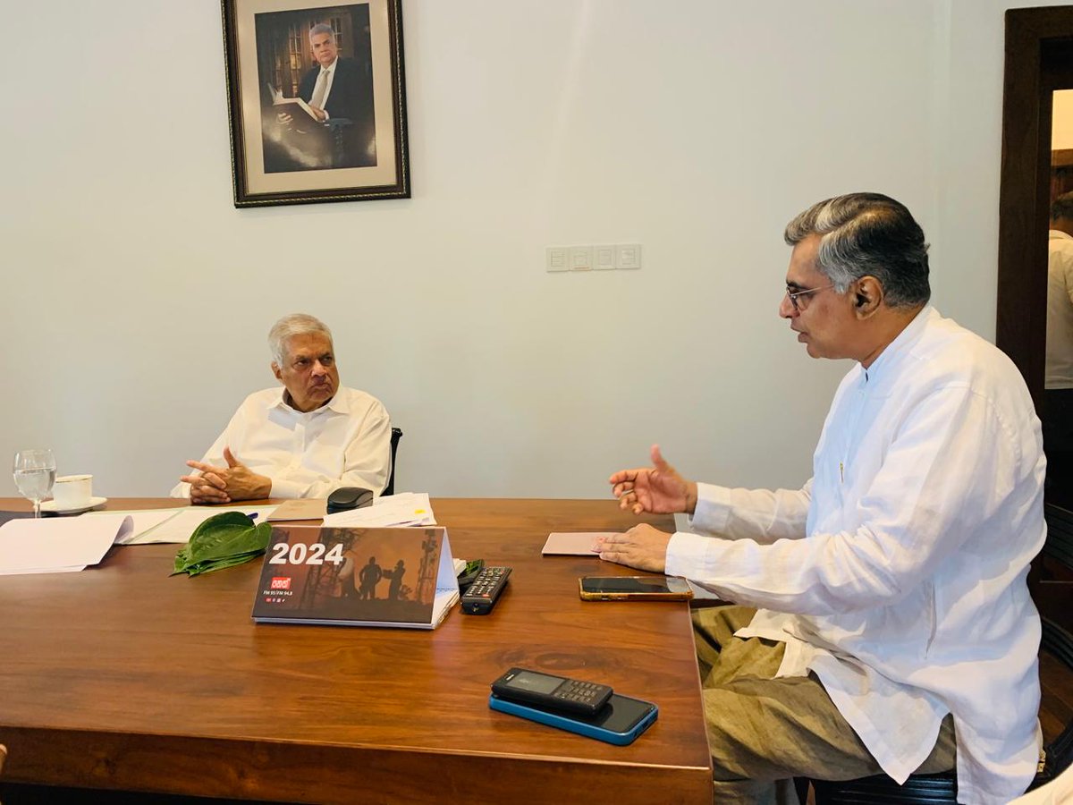 pcranawaka's tweet photo. Had a fruitful discussion over the United Republic Front's #CommonMinimumProgram "A step forward with unity for our nation " with HE @RW_UNP. #URF plans to discuss the program with all the political parties except the @PodujanaParty which is responsible for the current status of the nation.