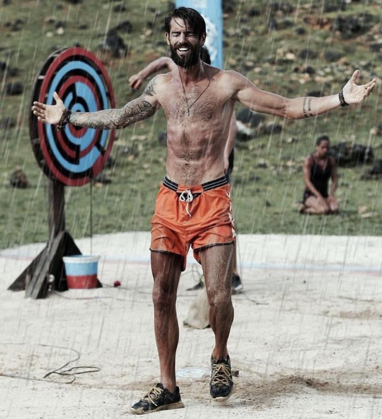 srvnostalji's tweet photo. Survivor’ın 2016 sezonunu 2. olarak tamamlayan Serkay Tütüncü’nün kazanmış olduğu oyun sonrasındaki sevinci objektiflere böyle yansımıştı.. #survivor2016 https://t.co/y84RE6pDvh
