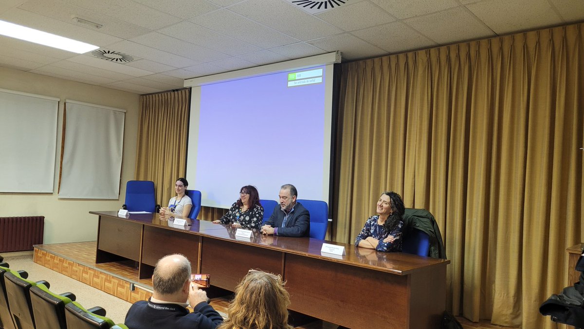 Ciencias_Unizar's tweet photo. ¡Arranca el Physicaton! Este fin de semana 17 equipos compiten en la Facultad en la V Edición del concurso Physics around the clock. ¡Mucha suerte a los participantes! https://t.co/MqCkuOGPuB