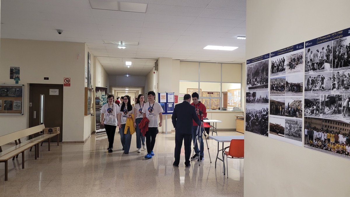 Ciencias_Unizar's tweet photo. ¡Arranca el Physicaton! Este fin de semana 17 equipos compiten en la Facultad en la V Edición del concurso Physics around the clock. ¡Mucha suerte a los participantes! https://t.co/MqCkuOGPuB