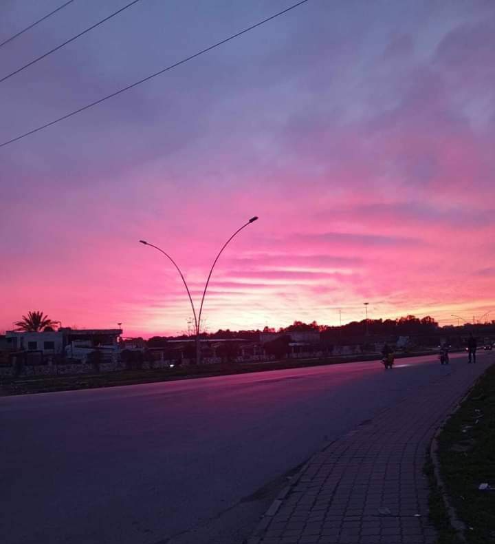 Almost_Me_'s tweet image. غروب اللاذقية مبارح ✨
حدا صوّر السما؟ 
#pinksky