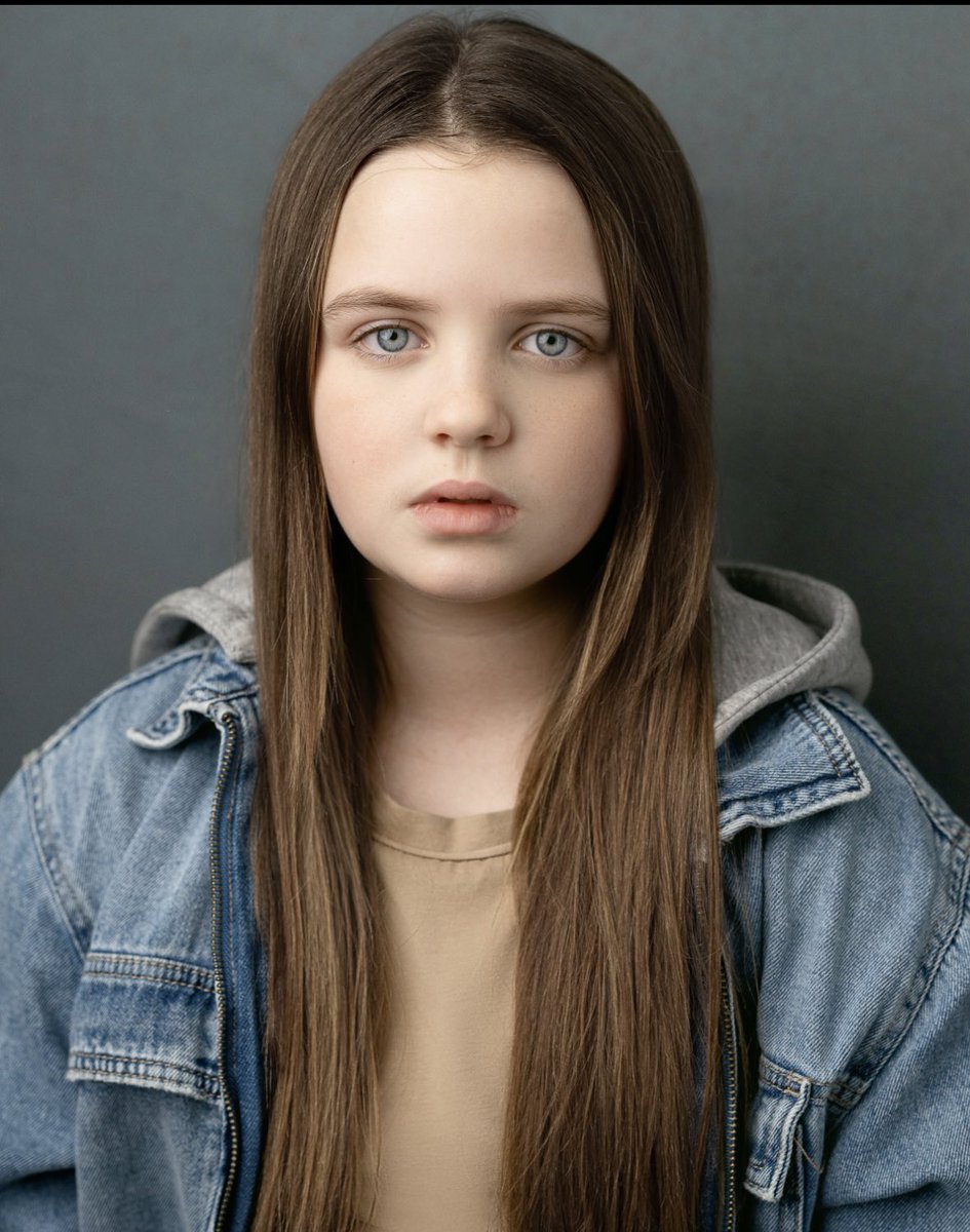 New headshot - head over to my Instagram instagram.com/summerjoules_o…

#actor #actress #summerjoules #filmdirector #LosAngeles #london #canada #NewYork