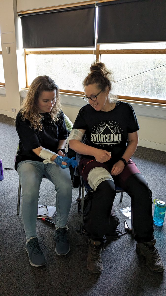 Some of the team have been doing their outdoor first aid training with @FATrainingCo_op this week, ahead of the busy beach cleaning season this year!