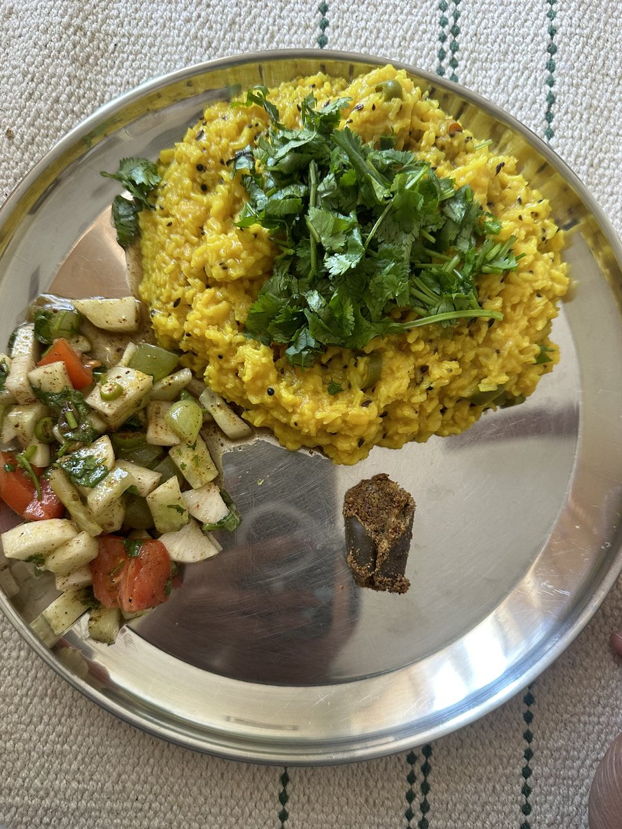 Moongdal khichdi and fresh salad with mustard oil seasoning.

#Foodie #SoulFood