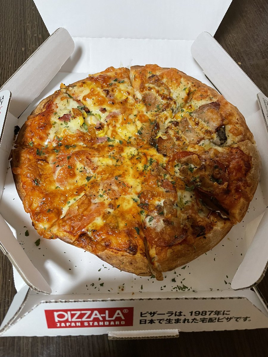 6k_gf's tweet photo. 初ピザーラ✨🍕🥳 https://t.co/5wvCQEDI3C