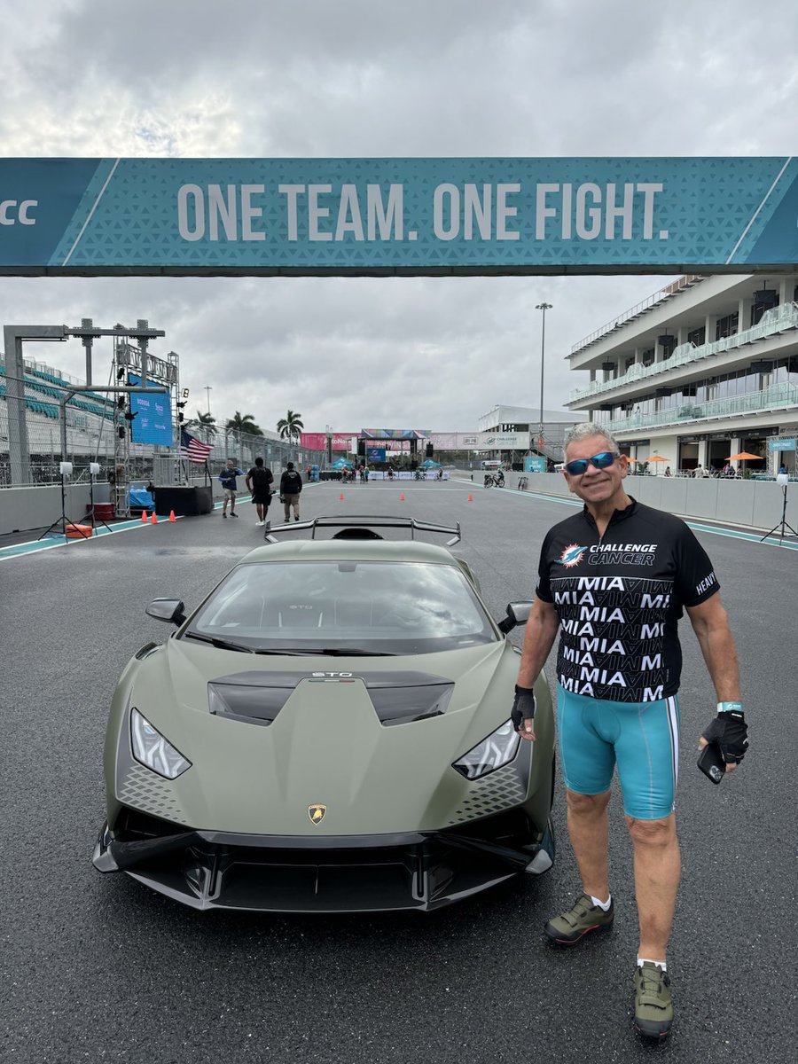 PaulCastronovo's tweet photo. #ridedcc @MiamiDolphins https://t.co/FuBUDrvFId