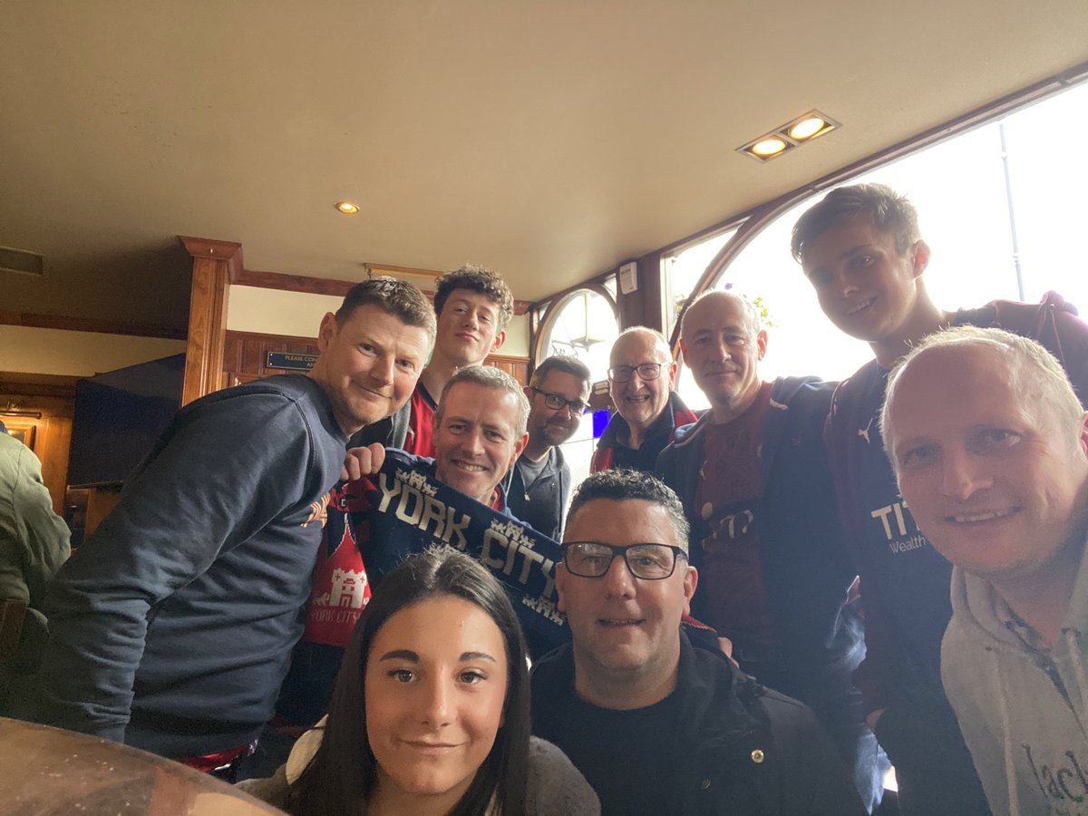 petemarshall7's tweet photo. Pre-match warm up. #YCFC #COYR @YorkCityFC https://t.co/pKEOe1AfU2