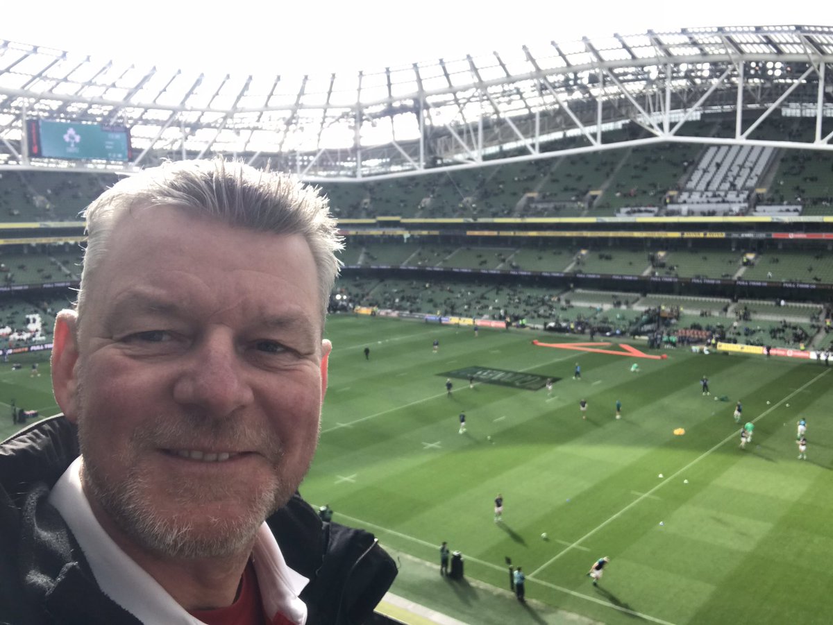 #shouldertoshoulder