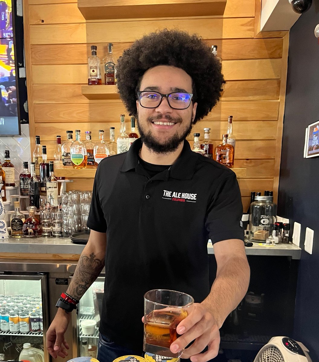 AlehouseCol's tweet image. Happy #WorldBartenderDay 🎉 RT to toast to our amazing #bartenders! Swing by to celebrate our talented team and let them craft your perfect #cocktail or help you discover your new fav #beer. Here's to the magic behind the bar! #alehousecolumbia #hocomd #columbiamd #drinklocal
