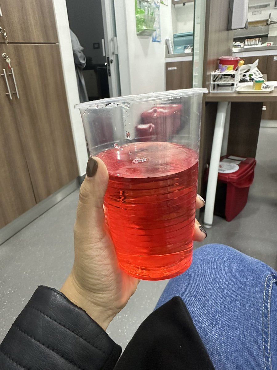 Makarrrma's tweet photo. De los peores exámenes de laboratorio que hay, es tenerse que tomar esta vaina 😖🤢 https://t.co/NHd4HaNi6f