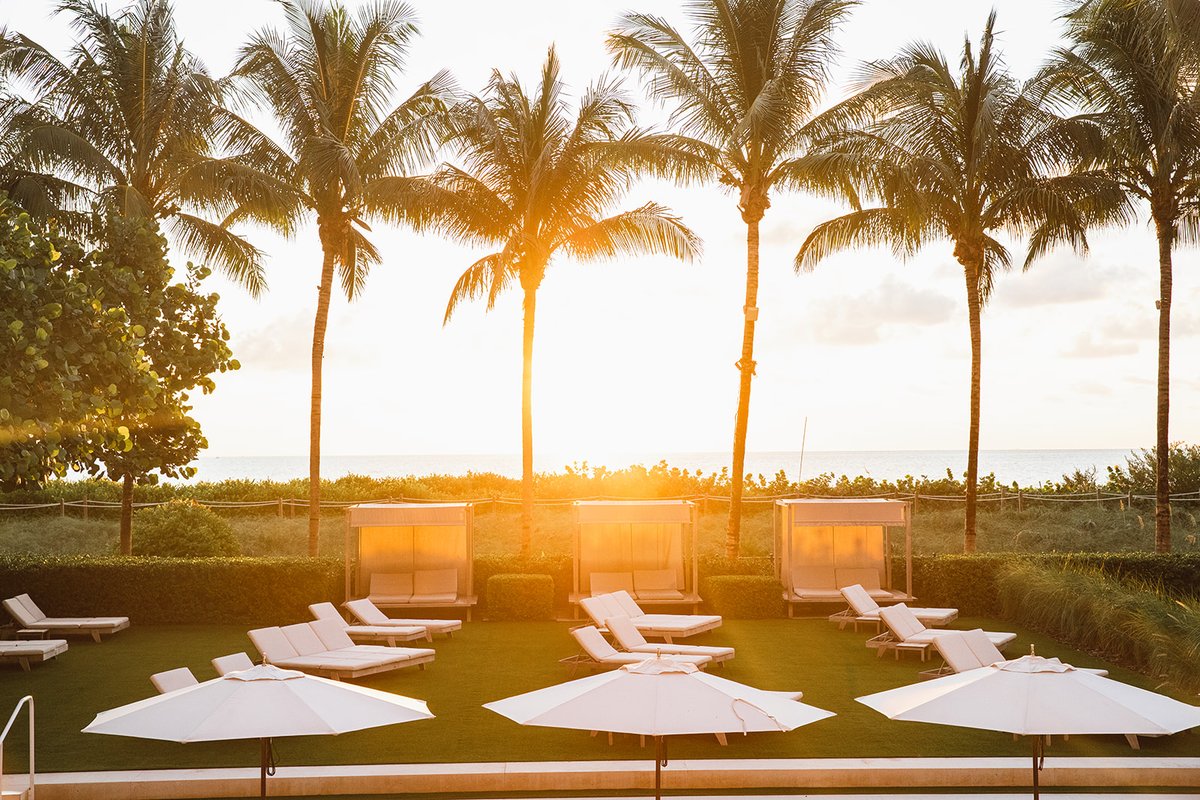 Take the front row seat to a view dipped in gold.​ #OnlyAtFSTheSurfClub #FourSeasons