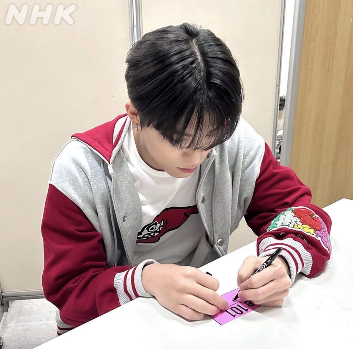 dreamingofwoo's tweet photo. do u ever just cry? 🥺 https://t.co/pTsVZX7cFV