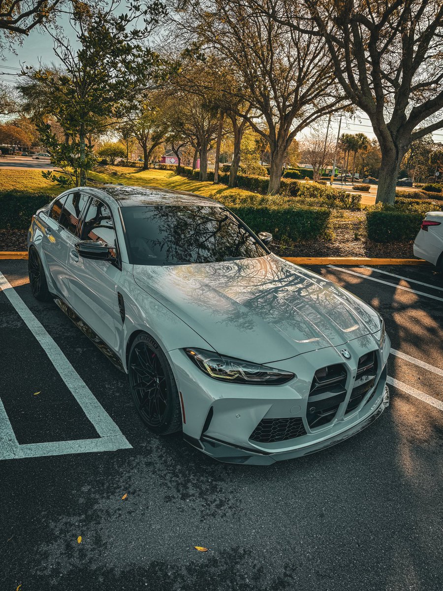 NadeGrinds's tweet image. 🙏🏼 the man above