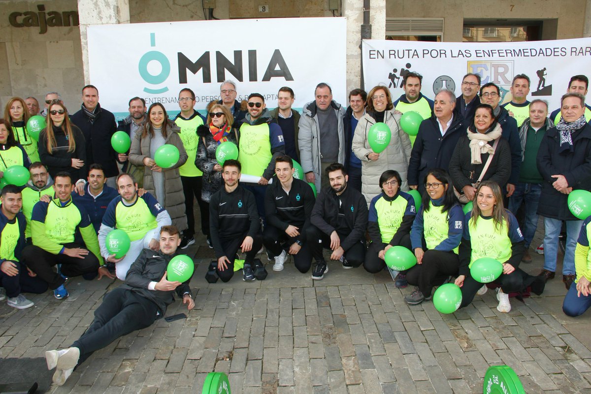 PalenciaAyto's tweet image. 💚 Asistimos junto a la Asociación 'En Ruta por las Enfermedades Raras' a la lectura pública del #manifiesto de la @FEDER_Org, al que se ha adherido el @PalenciaAyto y a la #IIJornadaDeportiva organizada dentro de la celebración #29F del #DiaMundialEnfermedadesRaras.