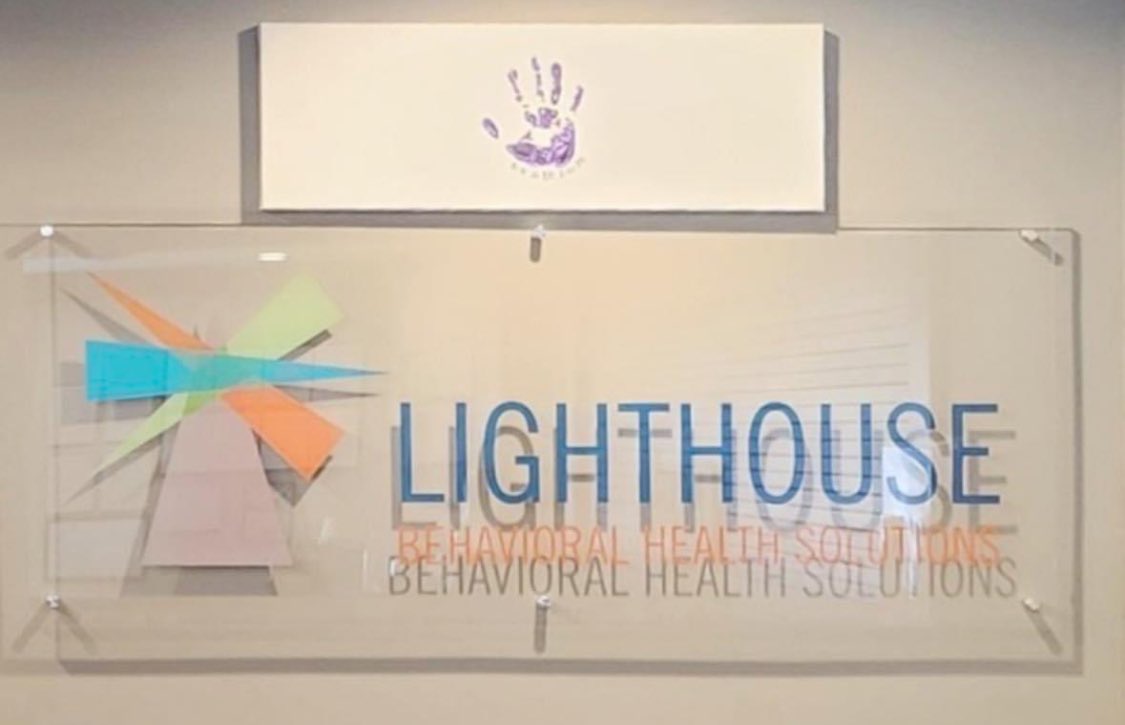 LBHSTweet's tweet image. Friday Feels! Incredibly excited to celebrate our Newark, Ohio family on their first client Graduation! Congratulations to ALL on this wonderful achievement and milestone. 

#ourgoalisyourrecovery #recoveryispossible