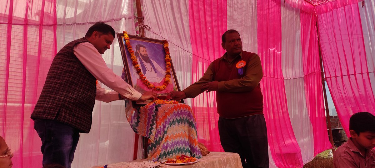 आज संत शिरोमणी गुरु रविदास जी की 647 वी जयंती की शोभा यात्रा बड़े धुम धाम से नजीबाबाद में निकाली गई सभी को हार्दिक मंगल कामनाए
जय भीम जय भारत,जय संविधान