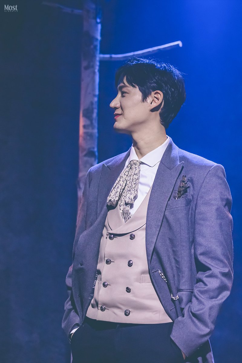 mst_rdntly's tweet photo. 240224 19:00
연극 <헤르츠클란> 
스페셜 커튼콜 ‘편지’
데미안 役 | #성연

너희와 오랫동안 같이 https://t.co/GcTXPZ2z49