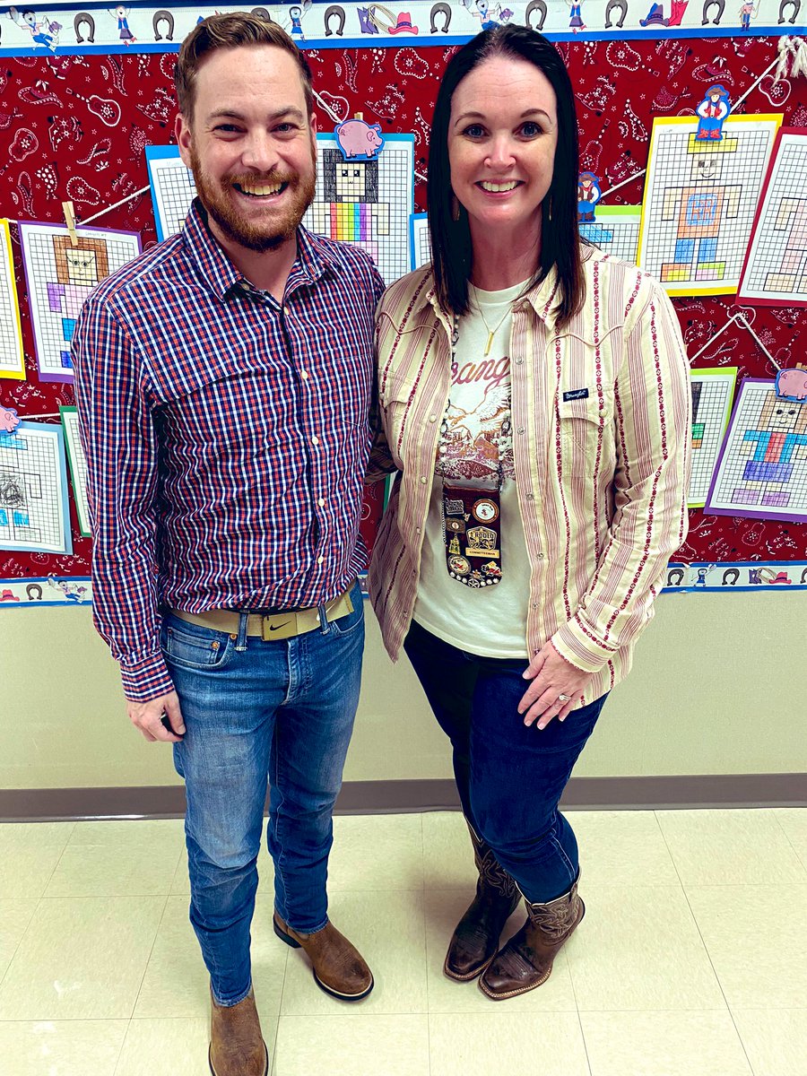 MrsCathyHeimel's tweet photo. Happy #GoTexanDay from #Room214! 🤠 We’re ready to rodeo! 🎤🐴⭐️ #csethirdgrade #CSEcelebrates @CSE_Chameleons @mrsparsons216 @MrNeesley https://t.co/IAIDpjb4ys