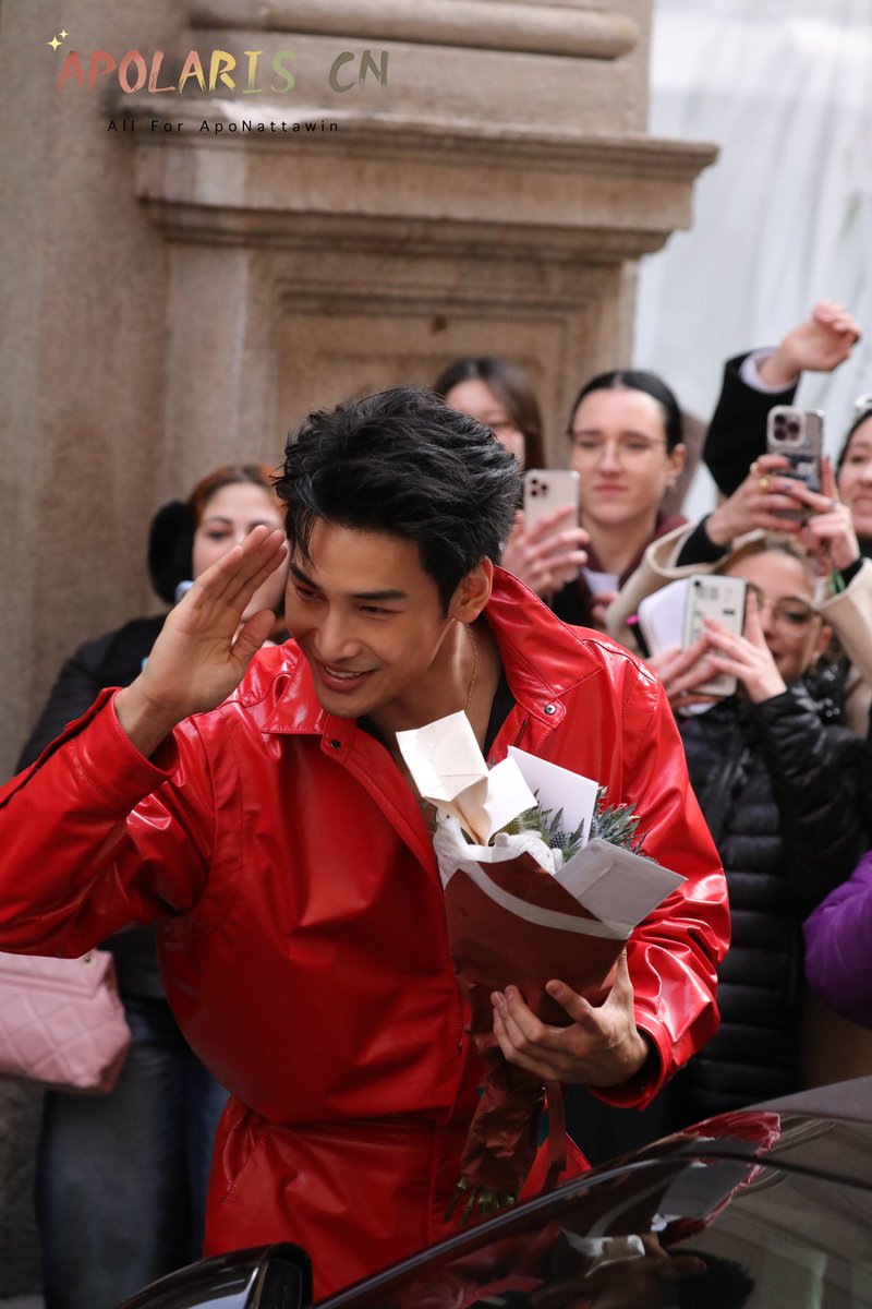 Apolaris_CN's tweet photo. ✨APO IN MILAN -Takes the stage with Ferrari Style-part 6✨

✨You shine as the most vibrant Ferrari red, attracting all who see✨

*all pics just straight out of cam

APO WITH FERRARI IN MILAN

#ApoxFerraristyle
@Nnattawin1 @ferraristore
#ApoNattawin #FerrariFW24 https://t.co/oZBjt4bCRY