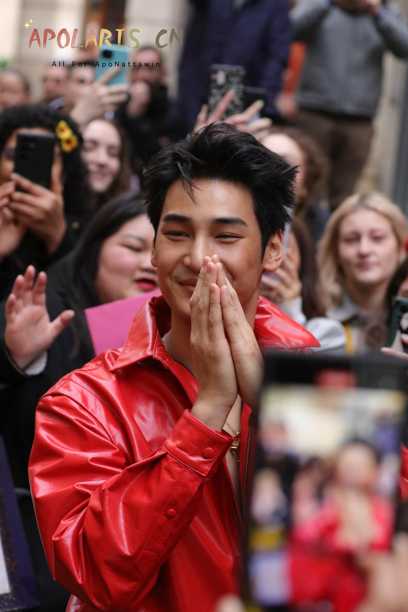 Apolaris_CN's tweet photo. ✨APO IN MILAN -Takes the stage with Ferrari Style-part 6✨

✨You shine as the most vibrant Ferrari red, attracting all who see✨

*all pics just straight out of cam

APO WITH FERRARI IN MILAN

#ApoxFerraristyle
@Nnattawin1 @ferraristore
#ApoNattawin #FerrariFW24 https://t.co/oZBjt4bCRY
