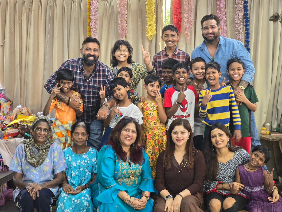 A day filled with Love and Laughter 🫶🧿 Thank you @the_sneha for coming all the way and visiting us at Ananta Khushiyaan Ashram. The Kiddos and Senior citizens were super happy to see , interact and dance with you ❤️ Gratitude for showering all the warmth with Love. Your