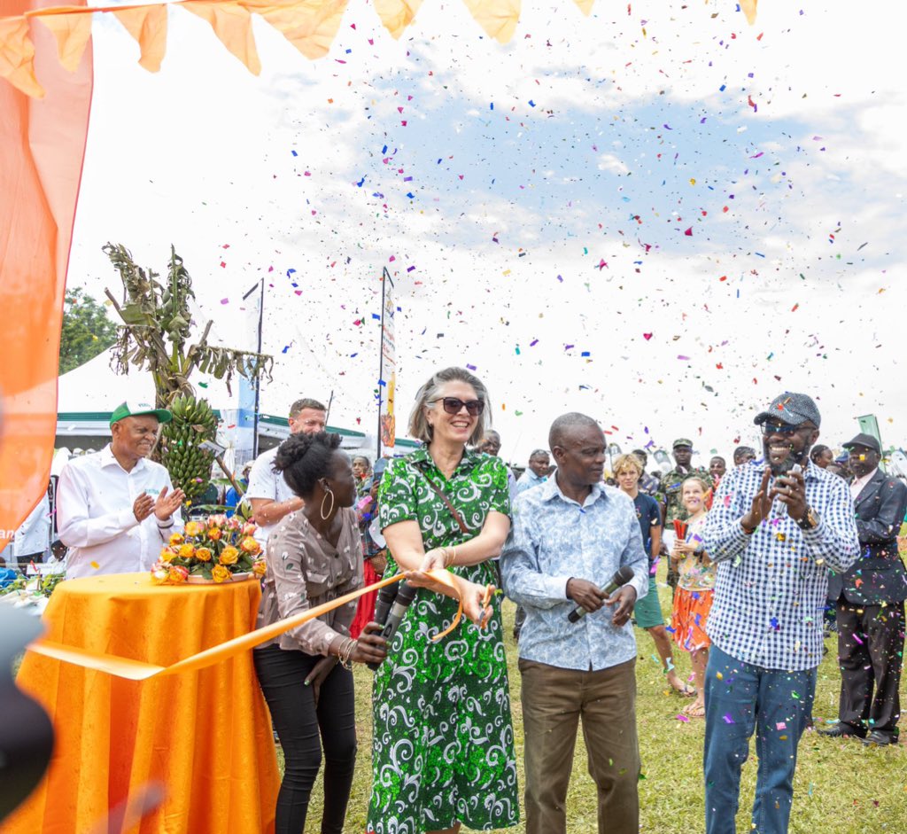 It was a great honor to do the official launch jointly, in your good company. Thanks to everyone 🇳🇱 🇺🇬 for all the hard work! You have done an amazing job. 🙏🏼 🙌🏼👏🏼 Come and visit us at the Netherlands village; still rolling indeed! 👨🏾‍🌾🌱🌽🐟🧡 🐓 🥔 👩🏾‍🌾 #HarvestMoneyExpo