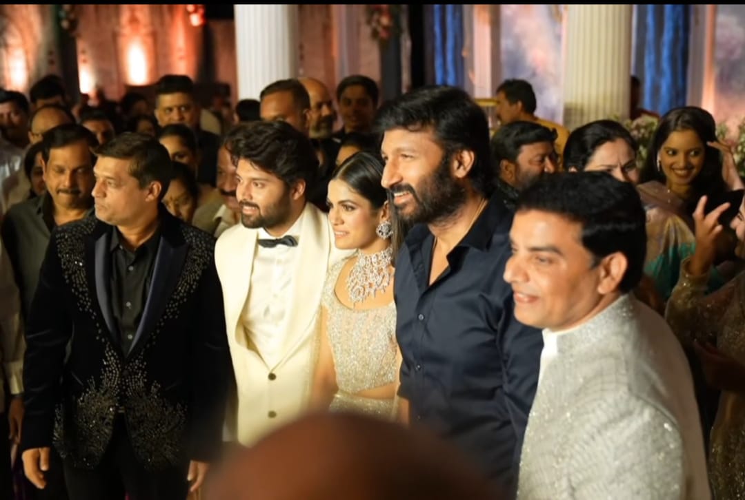 shreyasmedia's tweet photo. MachoStar @YoursGopichand Exclusive clicks from #Ashish and #Advitha's Reception Ceremony🤩✨

#DilRaju #Gopichand #ShreyasGroup #ShreyasMedia https://t.co/ElanDHPEZk