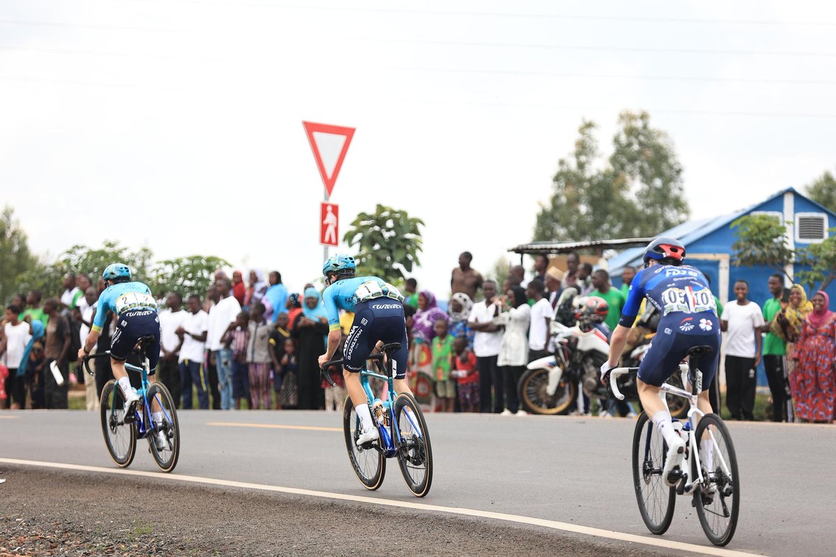 #TdRwanda2024 Stage 7

Mountains Classification ( Cat 2) - Gatsibo 

 1. Latour
2. Torres
3. Kretschy