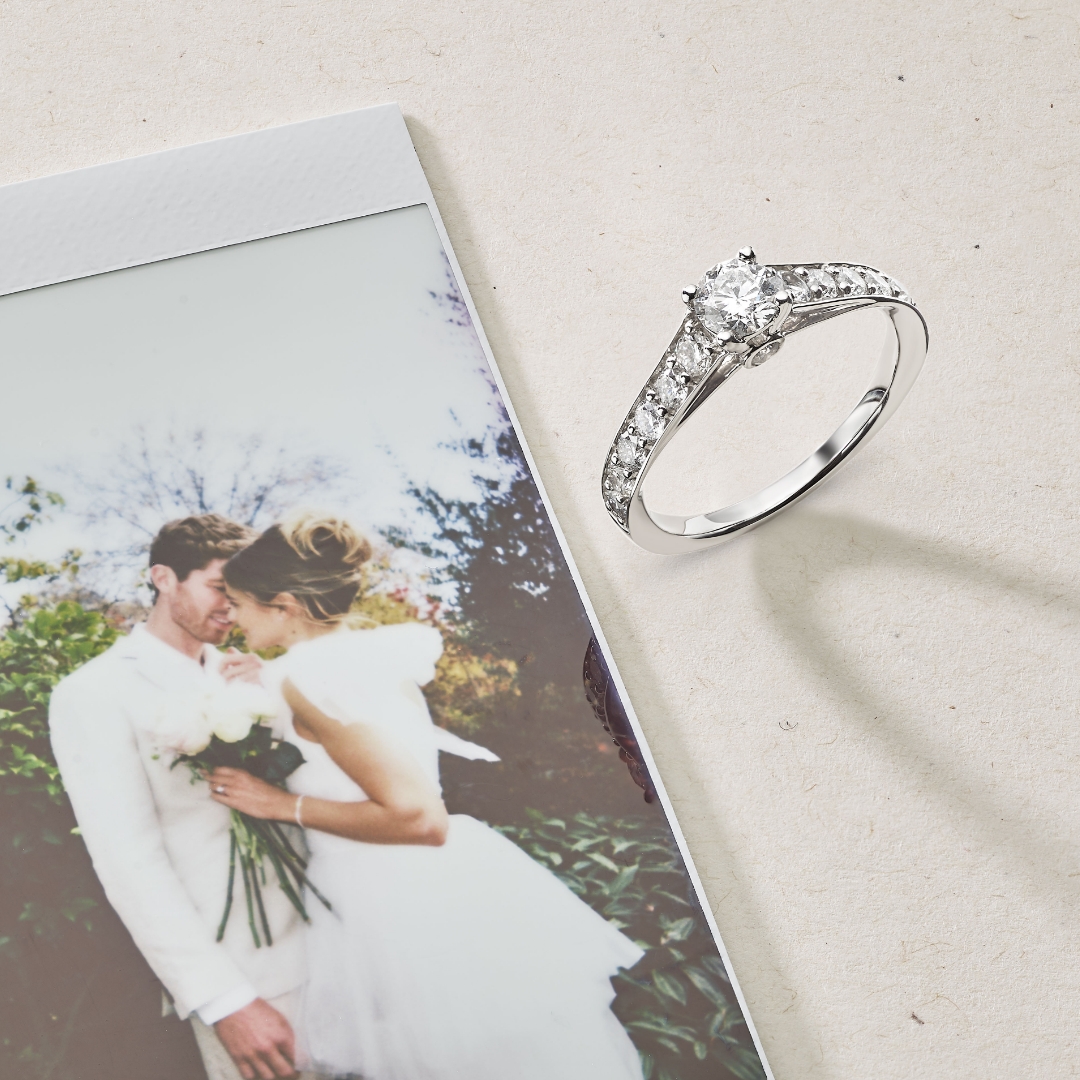Calling all engaged couples💍 Join @ejonesjewellers for an exclusive Wedding Event from March 1-3. Enjoy 25% off 18ct gold or platinum rings and 10% off full-price jewellery with a wedding ring purchase of £800 or more! Visit their store on Lincoln High Street for more details.