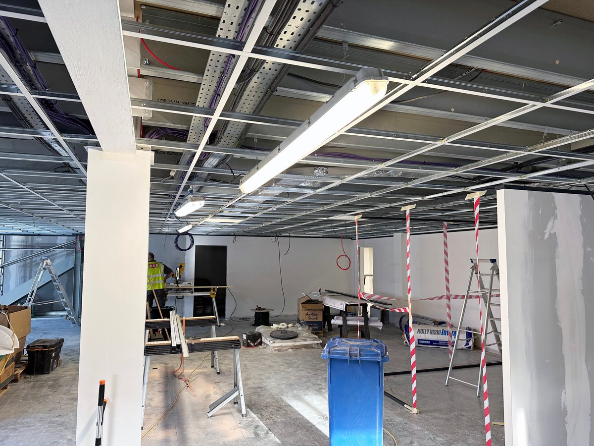 dsp_interiors's tweet photo. More milestones are being reached on our @electrictugs project!

The final section of ground floor #drylining has been successfully installed around the perimeter of the building, paving the way for the installation of the fire-rated #ceilinggrid. https://t.co/1LnqGJNFA1
