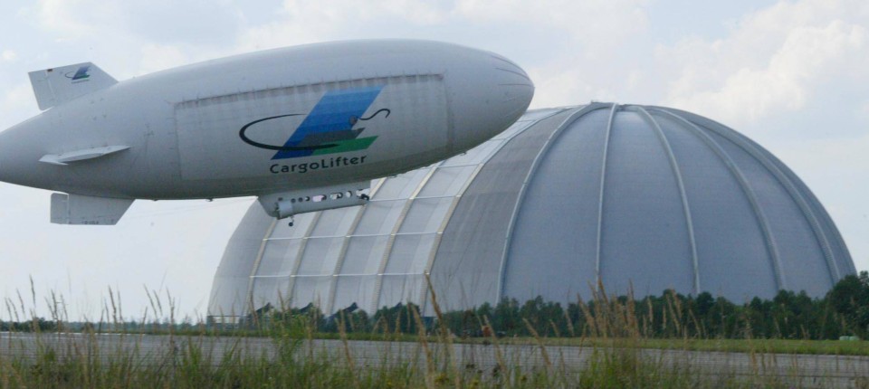 WinterLars's tweet photo. Na, wer von euch erinnert sich noch an diese luftige Börsenstory? Ob das Geschäftsmodell von #Cargolifter wohl heute eine Chance hätte? https://t.co/7qgj7xgEXR