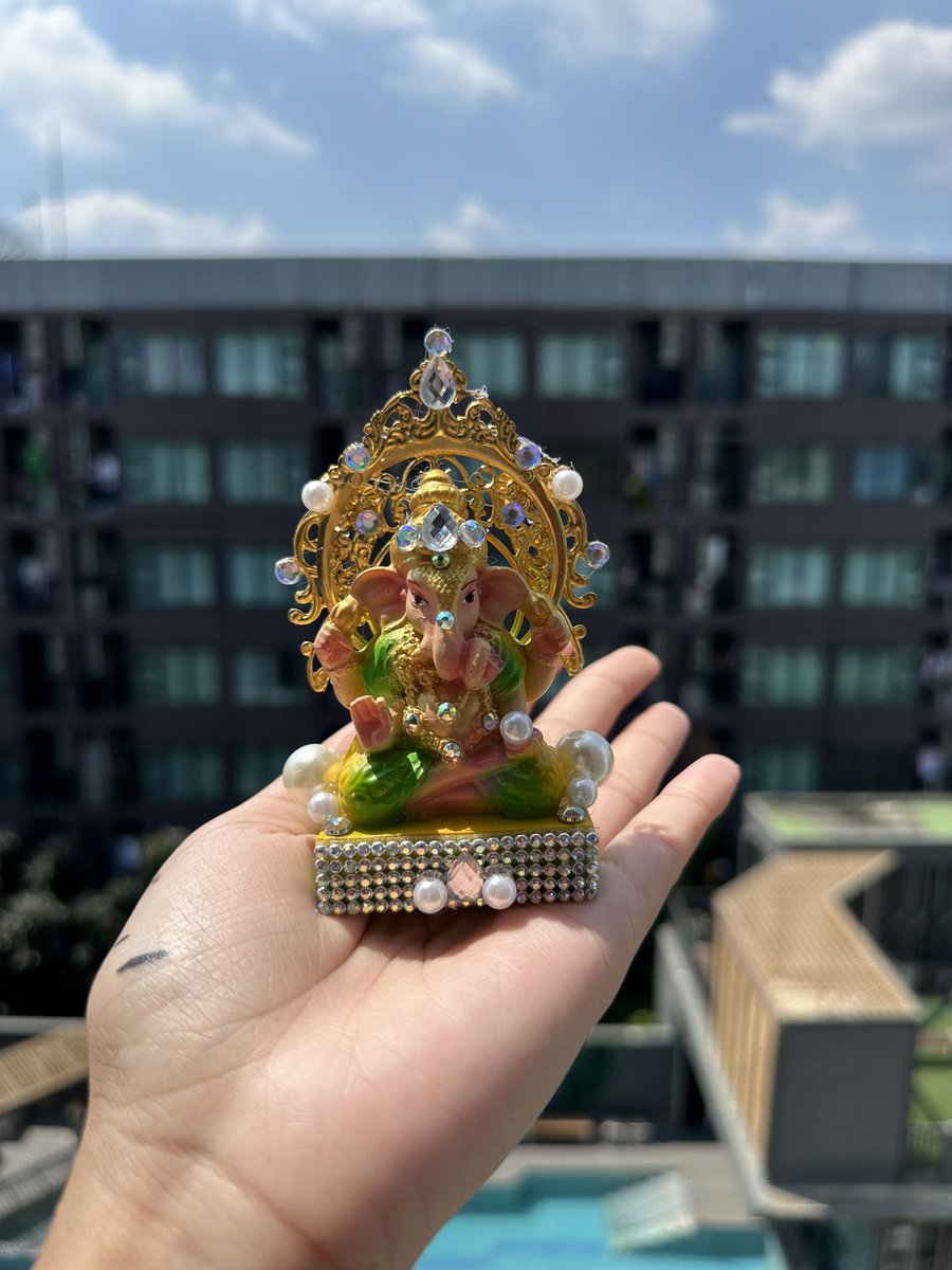 𝟔𝟗(.◜◡◝)♡sᴏᴍsᴏᴍɴᴡॐ🐿🌹89महालक्ष्म्यै नमो नम:।ॐ tweet media