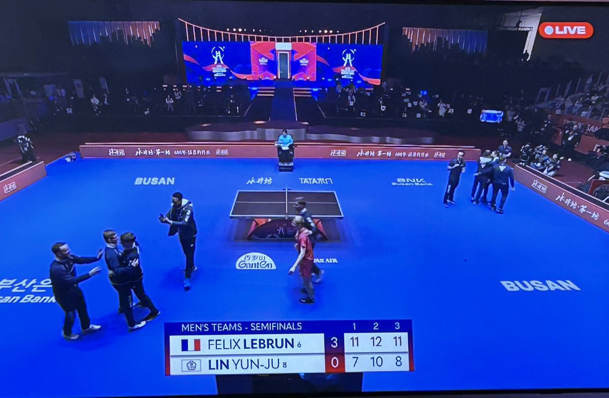 Dinguerie 💪🏻🏓😍🇫🇷 !! On va se dire les choses les gars, vous êtes monstrueux !!! Encore un match demain pour écrire l’histoire face à la Goat Team 🇨🇳 Quel pied ! On y croit 🙏🏻🫶 @GauzySimon @AlexisLebrun15 @felixlebrun34 @ffttofficiel @EquipeFRA #wtt #Busan2024