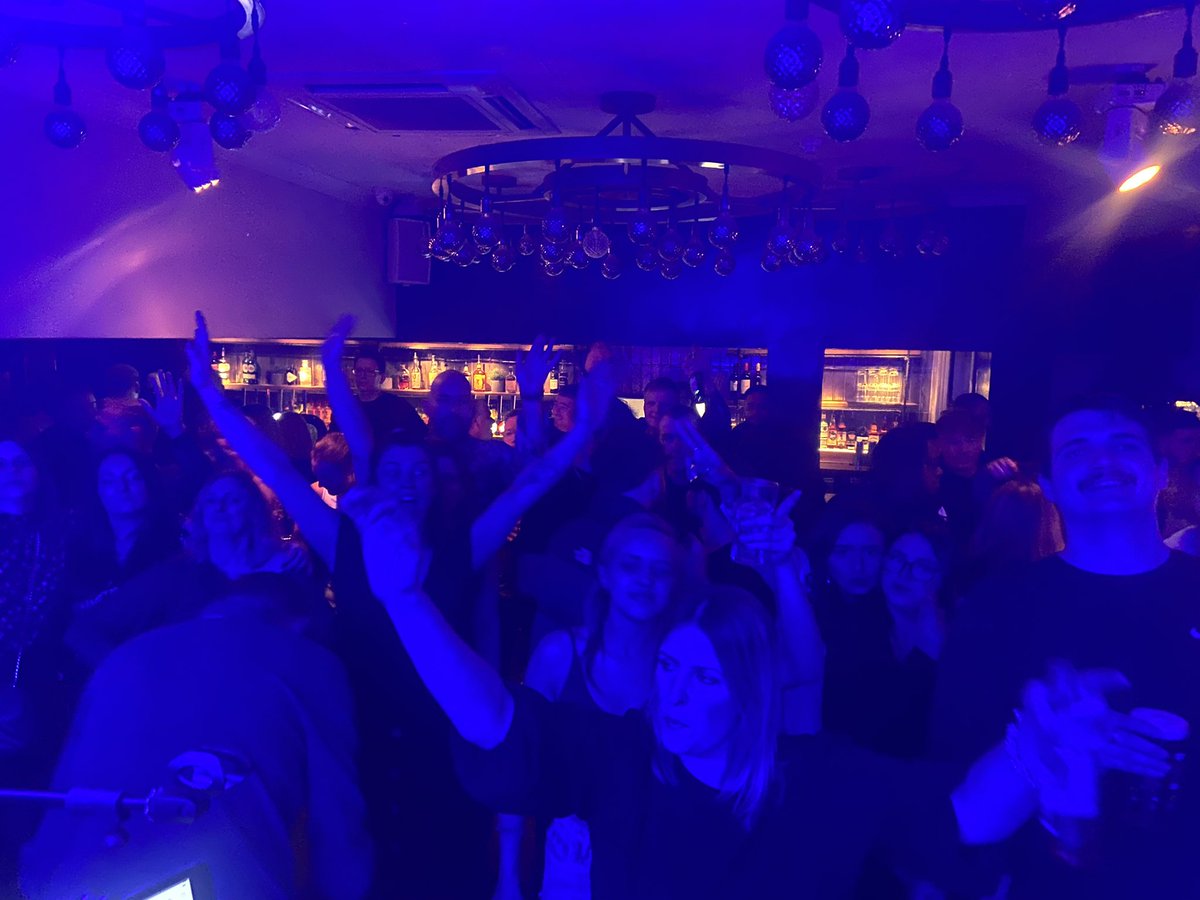 samepageband's tweet photo. FRIDAY FEELING!

What a crowd at Townhouse Sutton last night - we love getting everyone going for the weekend 🤩

#livemusic #liveband #fridaynight https://t.co/lv6pNUWYct