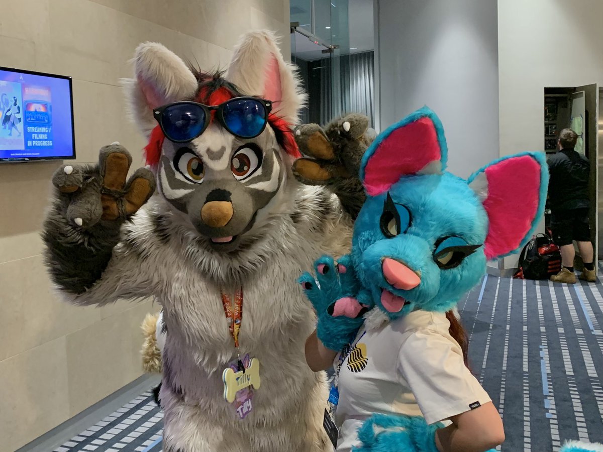 Jade and some really lovely peeps!

If you know the suiter please tag them 🤍
<a href="/MelbFurryEvents/">Melb Fur Con</a> #MFC2024 #fursuit