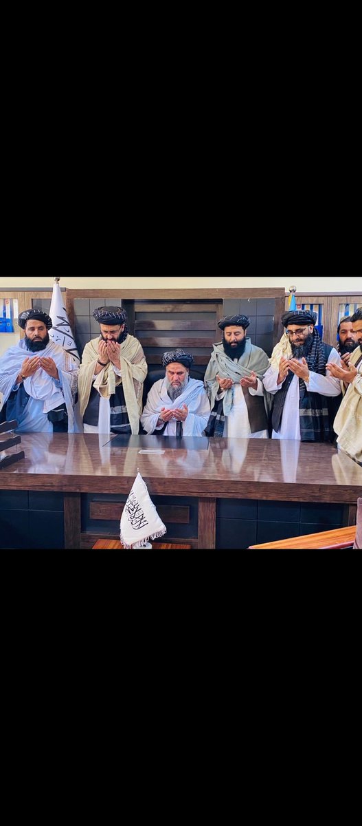 sher_midan's tweet photo. @AboZobir5 د عالی قدر امیرالمومینین د خاص هدایت په اساس د نورستان ولایت مخکنی والی                 محترم شیخ القران والحدیث فخر میدان شیراحمد حقانی حفظه الله د لغمان ولایت د نوی والی په توګه ګمارل شوی                             له الله ج ځخه ورته دښه خدمت کولو توفیق غواړم https://t.co/TqA7kL0pi6