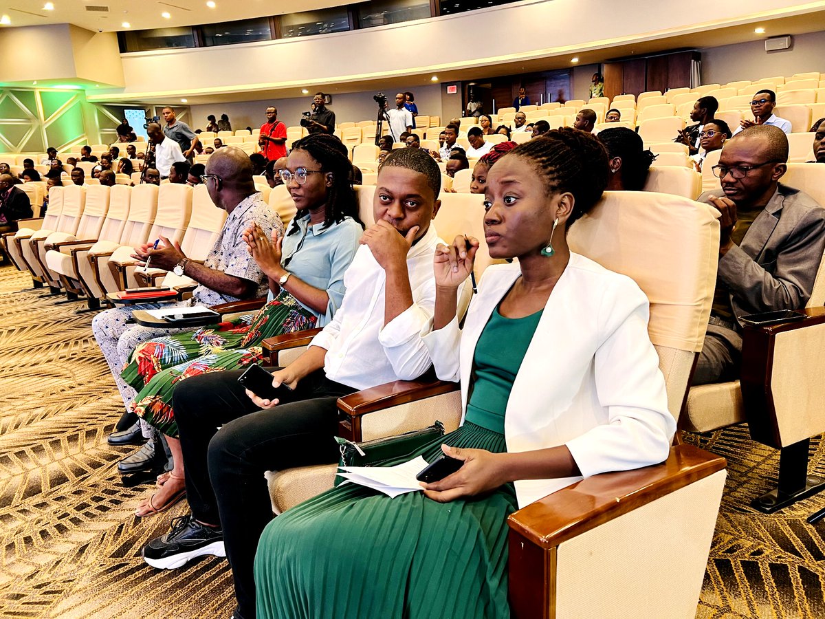 zeusreas's tweet photo. 2ème étape des journées du #DigitalGododo
La Report Day est en cours en ce moment...

Au programme : 
- Pannels 
- Présentations 
- Networking 
- Matchmaking 

#TogoDigital #TDA2022 #TDA2024 #TDA3 #Tech228 #GIZTogo #teamEurope #LsaProd #EventOrganizer https://t.co/zf2u9K16ir