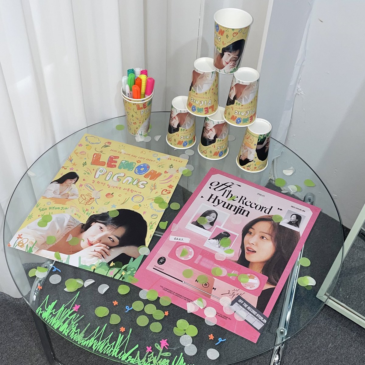 227pages's tweet photo. #우리의계절은온통서현진 🧺🍋
25일부터 27일까지 3일간 이벤트 운영됩니다.

기존 공지 외에 추가적으로 매일 선착순 5분께 A3 포스터 특전이 증정될 예정이니 방문에 참고 바랍니다. 감사합니다:) https://t.co/vZWTZ7oCuz