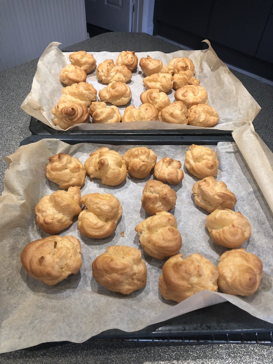 EmmaBloorBooks's tweet photo. Can’t wait to fill these babies 😍 😋 
#saturdaybaking https://t.co/t7BNkgcmQ0
