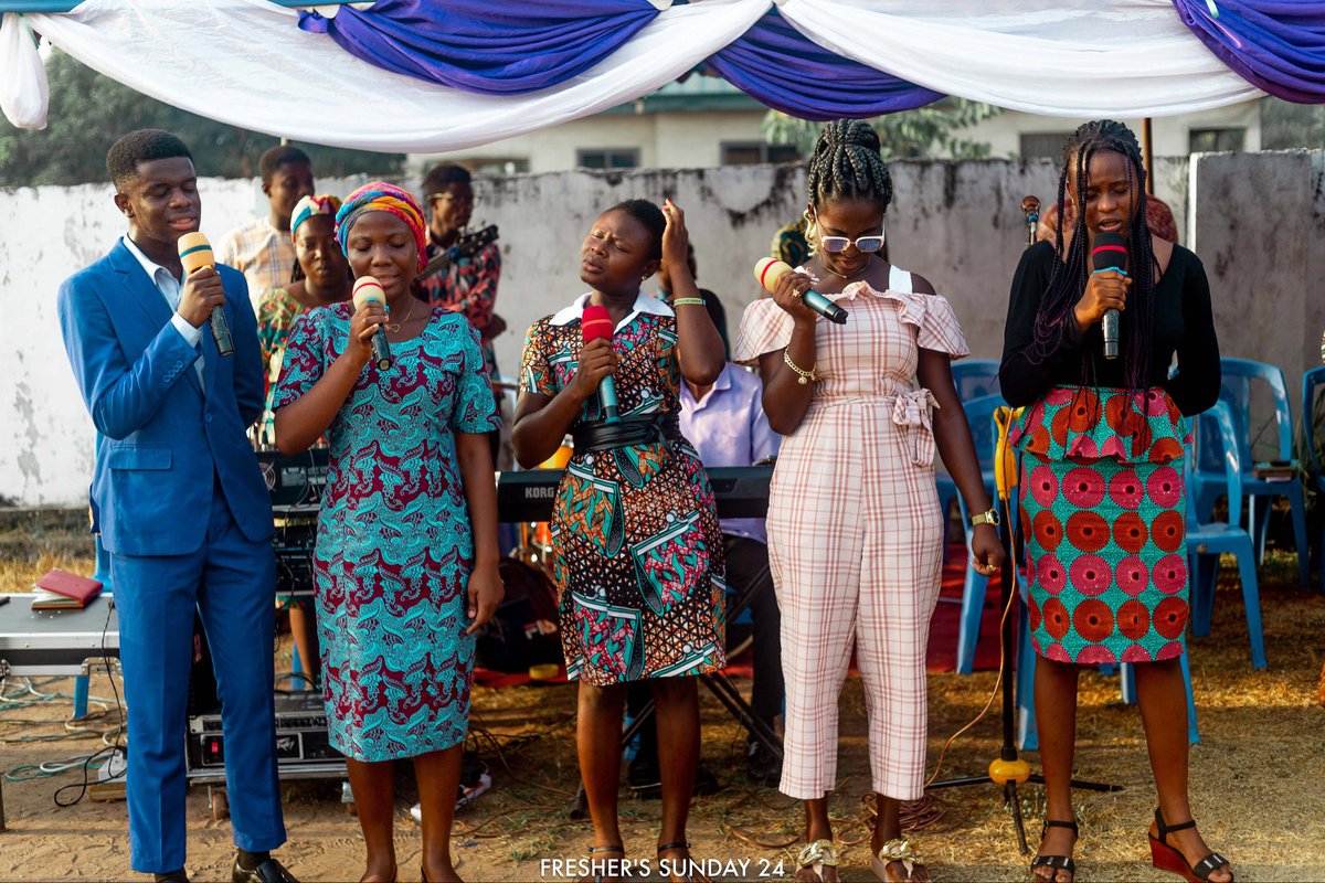 pensa_uhas's tweet photo. Let your worship be way of expressing your adoration and gratitude to the divine 🙌🙌
#SundayService 
#Fresher’s Sunday24
#PensaUHAS https://t.co/hi261IthEh