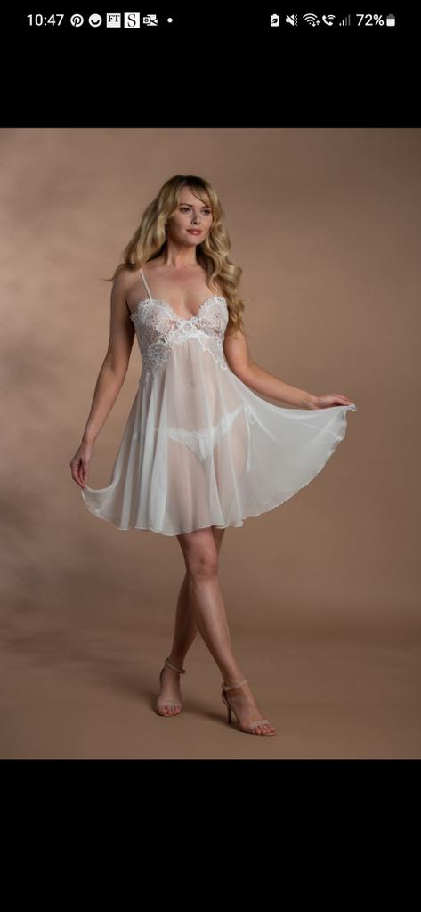 Hey ! It's Saturday ! Happy Weekend xxx Jane Woolrich Couture jane-woolrich.co.uk #silklingerie #silkbabydoll #babydoll #happyweekend #designerlingerie @TrousseauLtd @carlamonacox @Unhooked_Blog @LingerieBriefs @carlamonacox @AvecPlaisirCA