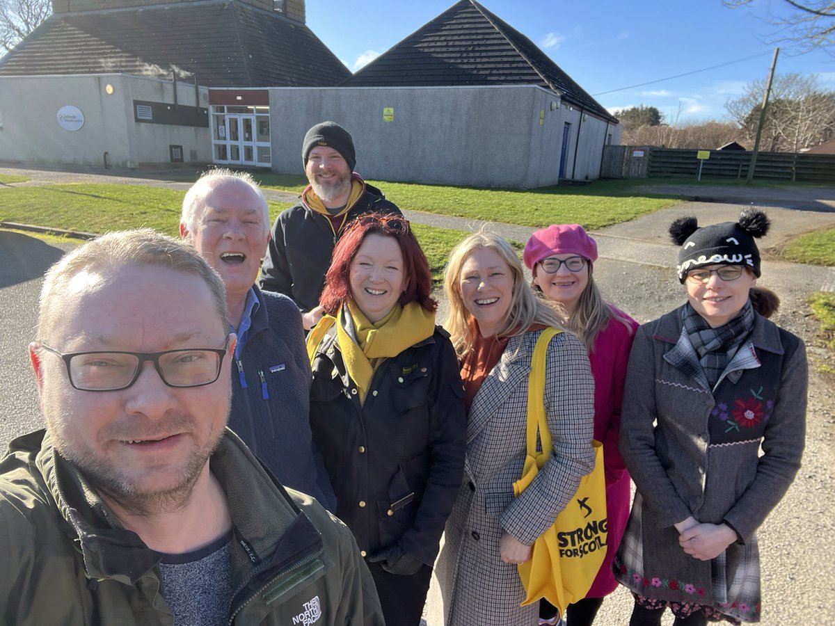 After a week which highlighted the very worst of #Westminster it’s good to be getting out and about on the doors in Balmedie this morning! #ActiveSNP #GordonAndBuchan