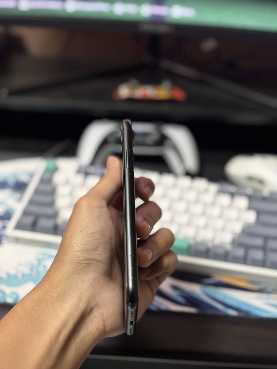 HayzeeqImxn's tweet photo. Iphone XR 64gb space grey tiptop condition tiada problem. Datang dengan charger dan casing, nak jual sebab dah tak guna. RM760 nego, bantu RT gais!

Whatsapp: 0182106985 https://t.co/pxoafnRuY1