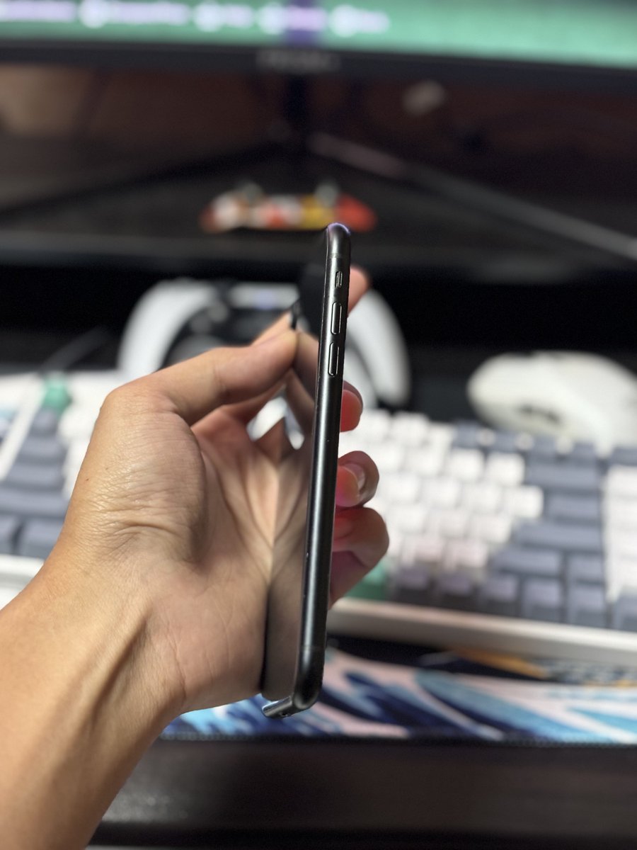 HayzeeqImxn's tweet photo. Iphone XR 64gb space grey tiptop condition tiada problem. Datang dengan charger dan casing, nak jual sebab dah tak guna. RM760 nego, bantu RT gais!

Whatsapp: 0182106985 https://t.co/pxoafnRuY1