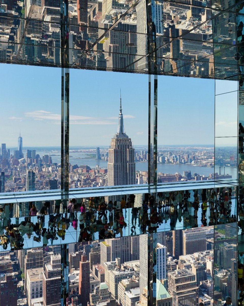 civitatis_fr's tweet photo. 🔝 La vie s'apprécie mieux depuis les hauteurs 😎

Qui a envie de partir en voyage à New York par ici ? 🗽🌃🚖✈️

Pour préparer votre séjour dans la Grosse 🍎, jetez un coup d'œil à notre guide gratuit ➡️ https://t.co/TcS8ZbTUZE https://t.co/tyYDuQT9Yp